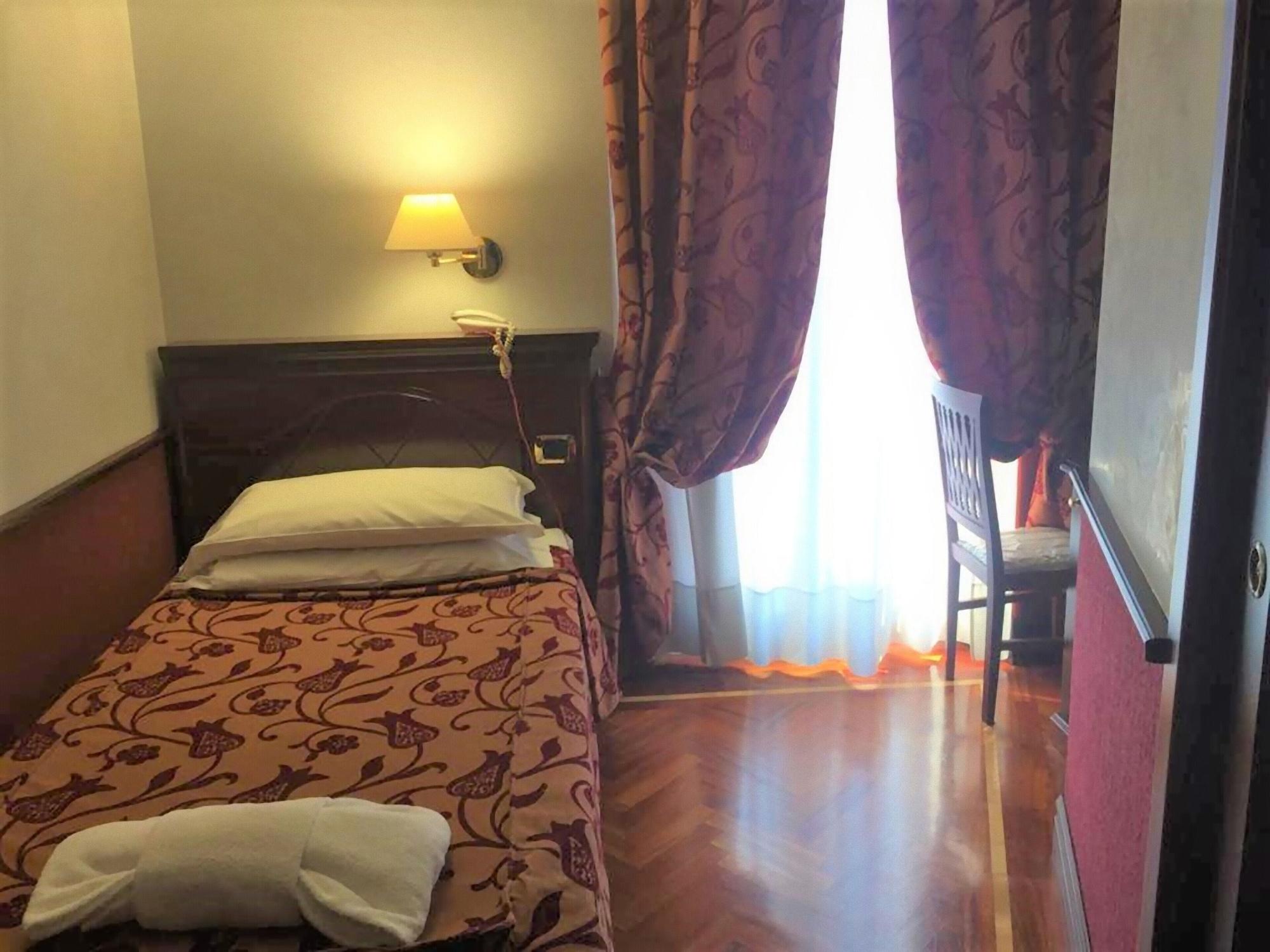 Hotel Best Roma Kültér fotó